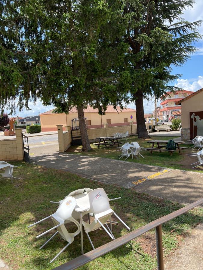 Albergue Municipal Vandrerhjem San Martín del Camino Eksteriør bilde
