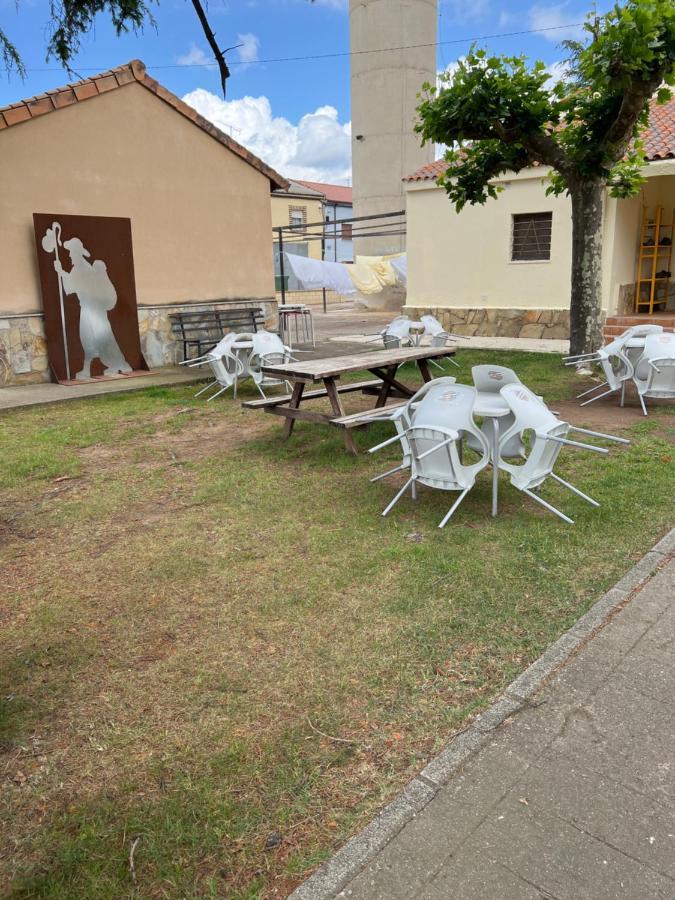 Albergue Municipal Vandrerhjem San Martín del Camino Eksteriør bilde